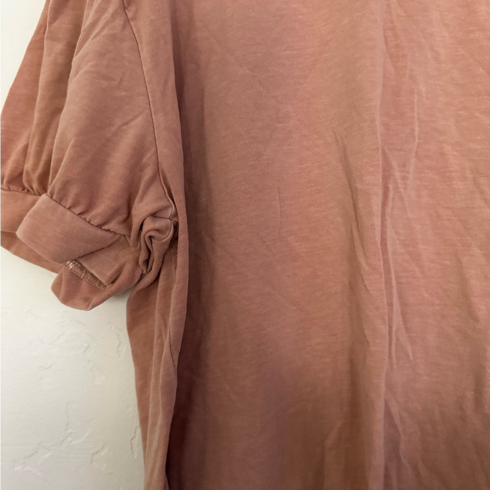 Universal thread s/s tee with ruffled sleeves - Picture 2 of 4